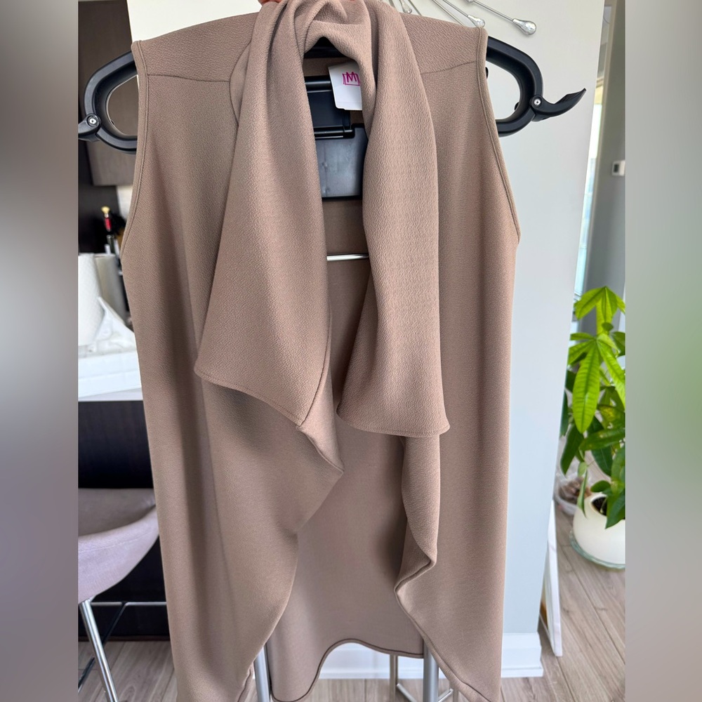 Seven Sisters Taupe Drape Vest - Picture 3 of 11